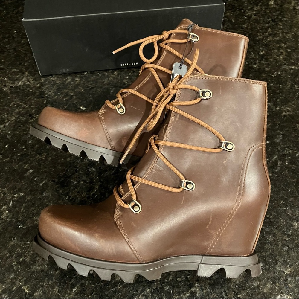 New Sorel Joan Of Arctic Wedge III Lace Boot, Waterproof Leather Lace-Up Booties